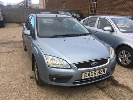 FORD FOCUS 1.6 Ghia 5dr